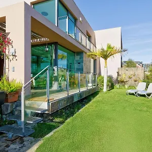 Gema, Spacious, Scenic, Wlan ,ac Villa